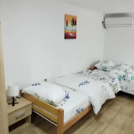 Hit 4&5 Apartment Pacir